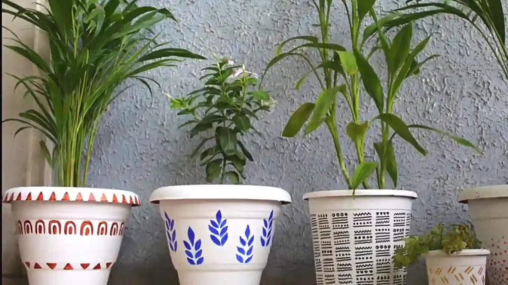 Painting Plastic Plant Pots with Emulsion